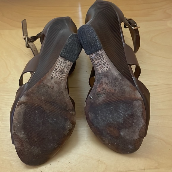 White House Black Market Briget Brown Gladiator Wedges Sandals 7.5 - Picture 8 of 9